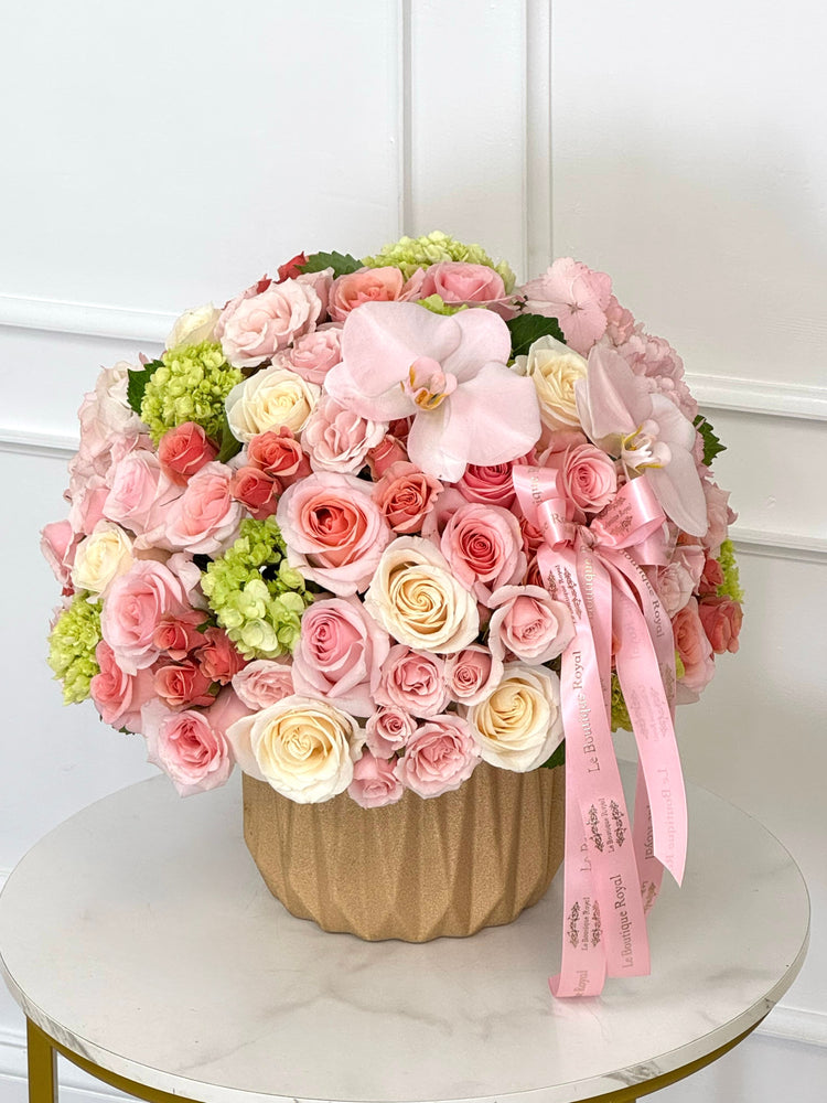 Luxury Mix Of Flowers in Elegant Vase | Le Boutique Royal