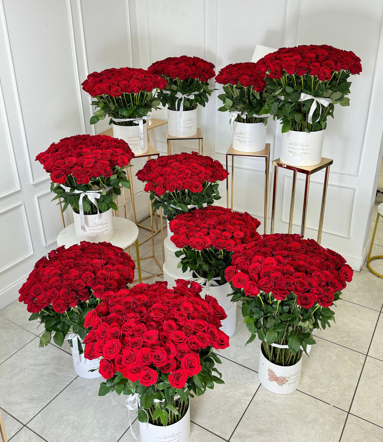 Luxury 1000 red roses