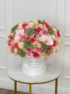 
                    
                      Mezcla Flores Rosadas con Orquídeas – Arreglo Floral de Lujo Mia
                    
                  