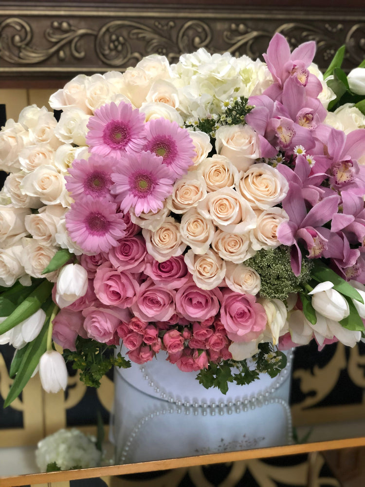 Arreglo floral de lujo rosa y blanco | Le Boutique Royal