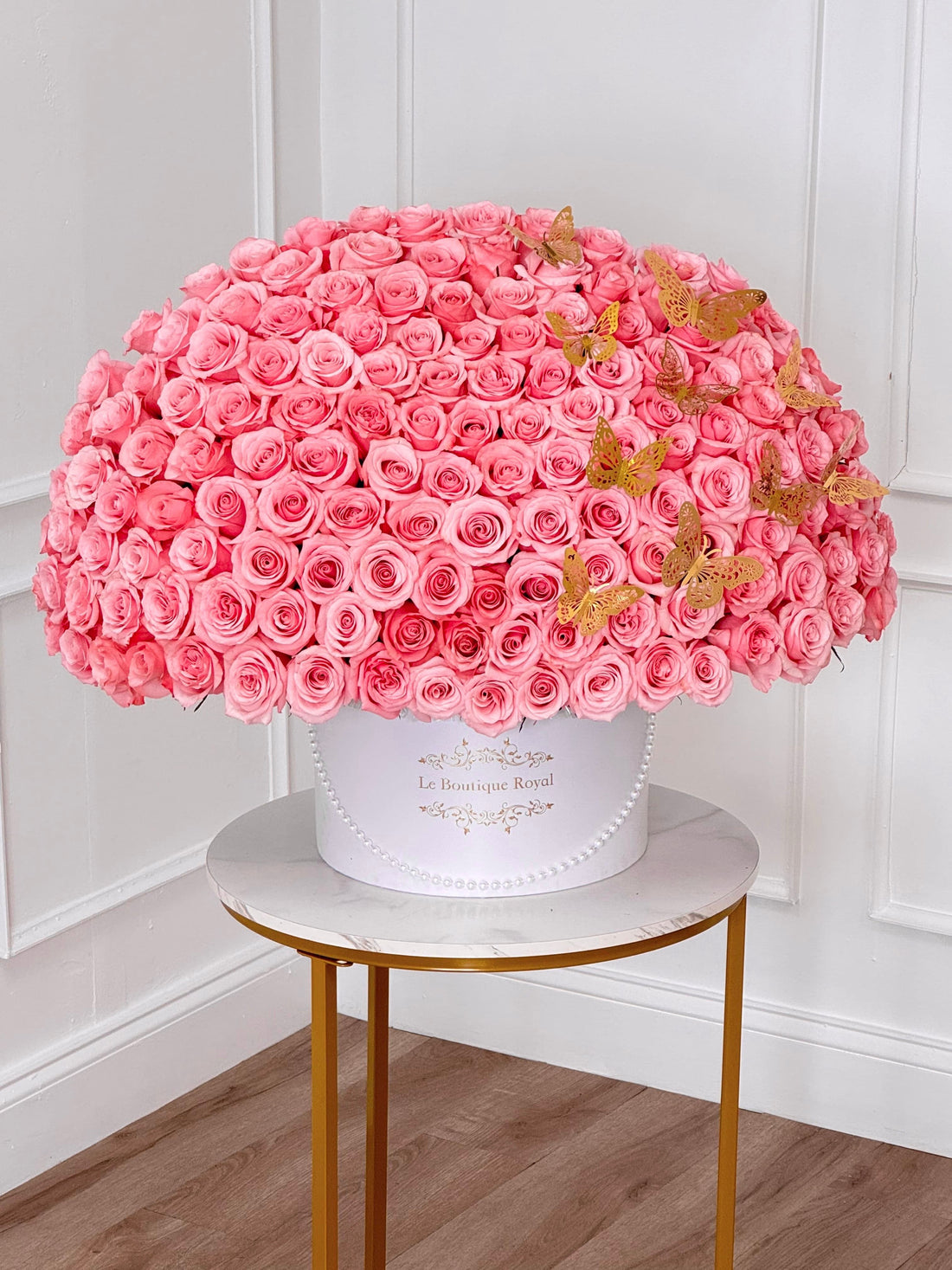 100 Rosas rosa claro con mariposas