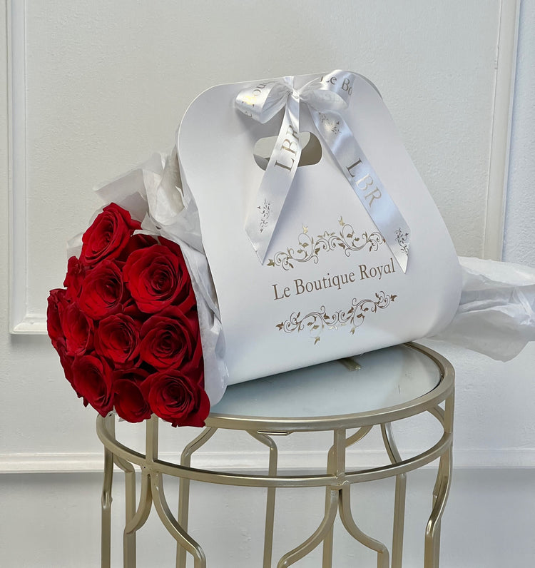 Bolso con rosas rojas