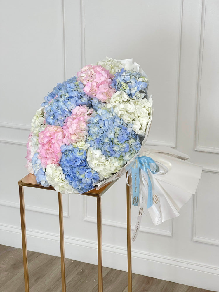 Luxury Hand-Tied Bouquet of Hydrangea Flowers | Le Boutique Royal