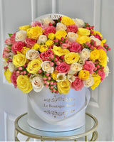 Flores amarillas con bayas rosadas