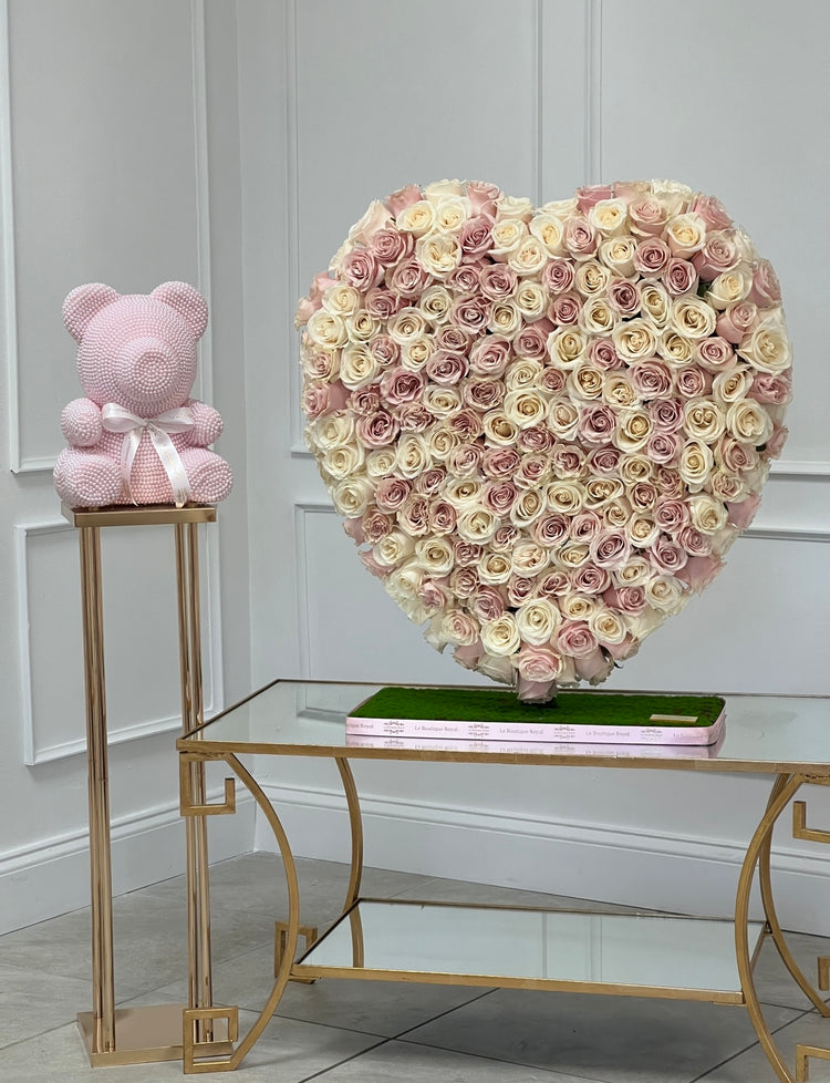 Corazón hecho de rosas