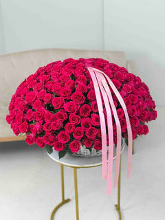
                    
                      Cesta grande de rosas de color rosa intenso
                    
                  