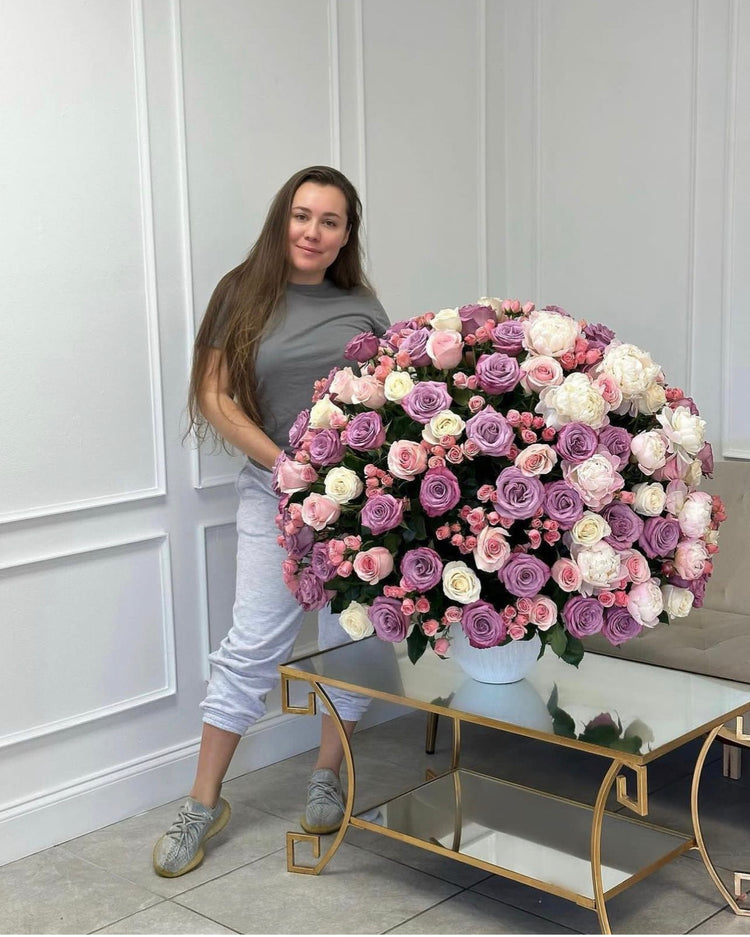 Rosas y una niña