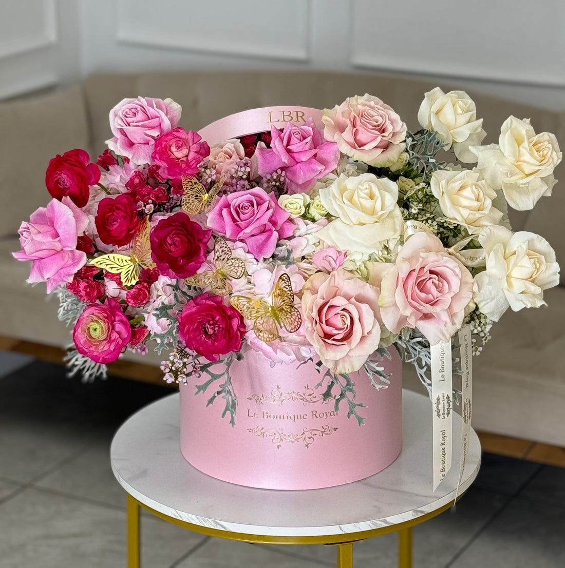 Flores rosas y blancas estilo francés – Arreglo floral de lujo Miami | Le Boutique Royal