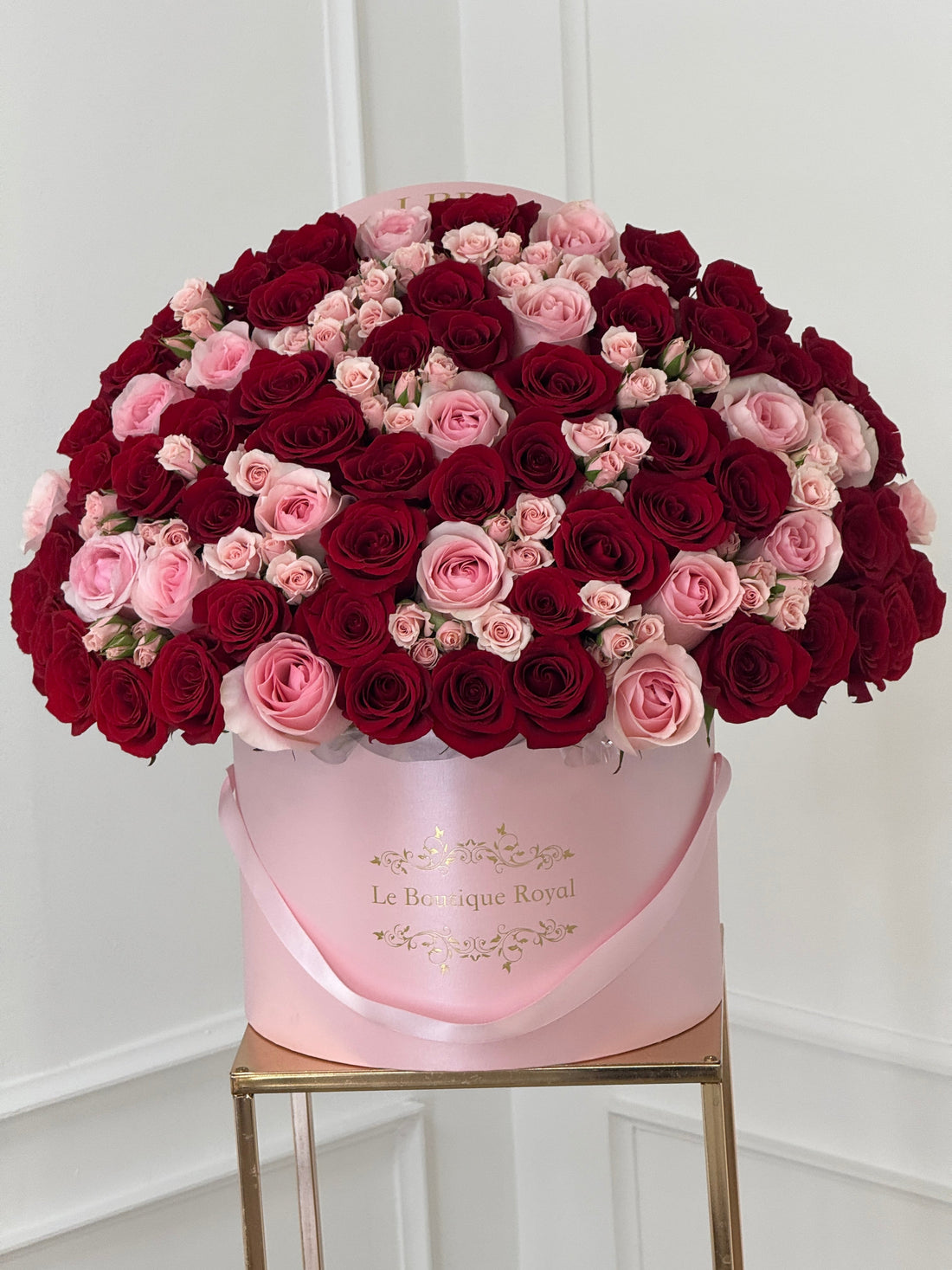 Pink & Red Roses and Mini Roses in Signature Box – Luxury Flower Arrangement | Le Boutique Royal