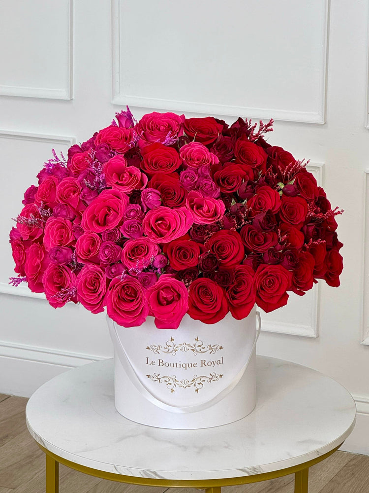 Rosas degradadas rosadas y rojas en caja exclusiva – Arreglo floral de lujo | Le Boutique Royal