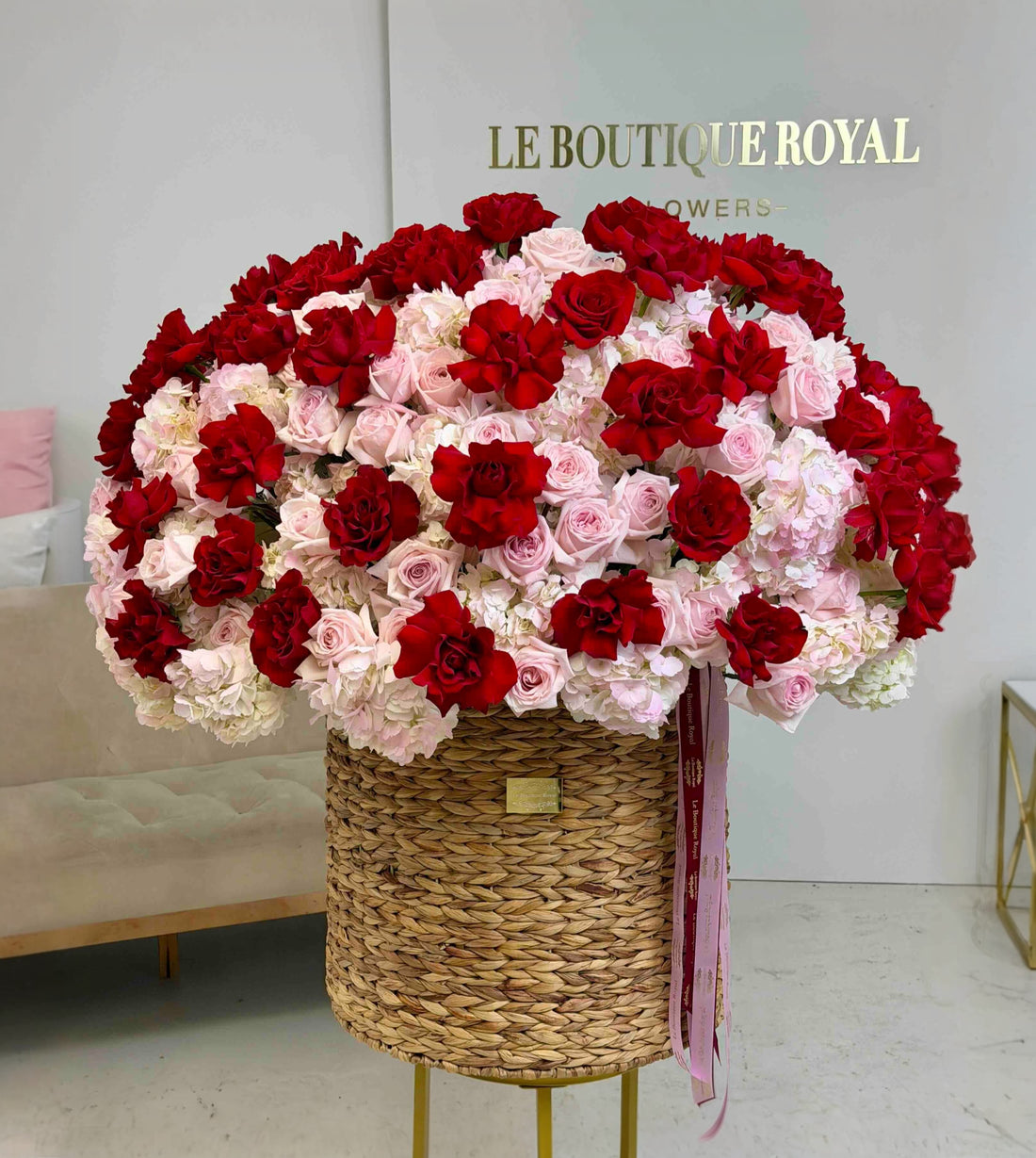 Cesta grande de flores premium de Le Boutique Royal