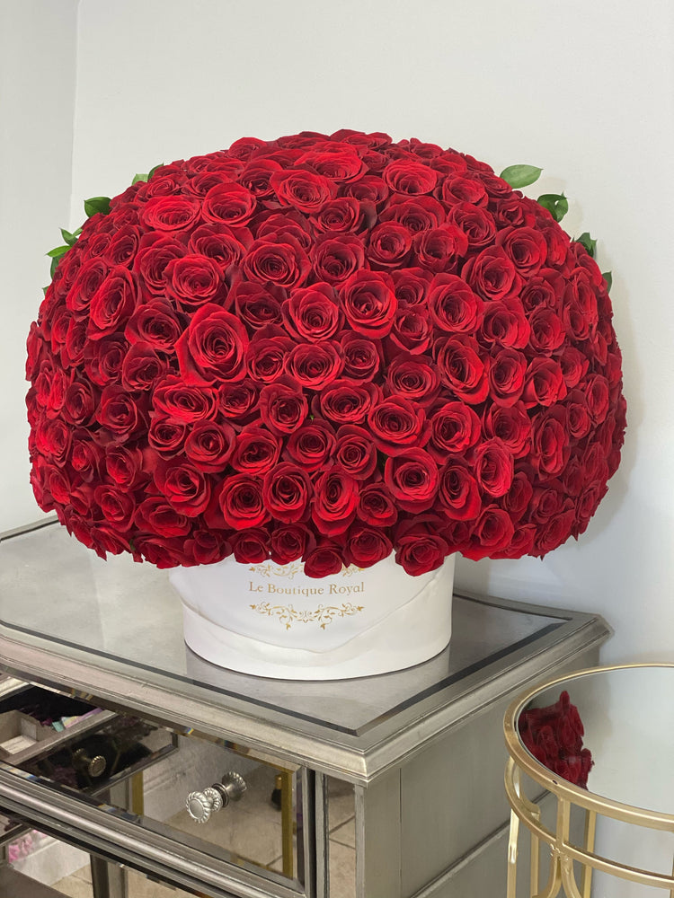 Signature 200 Red Roses Box