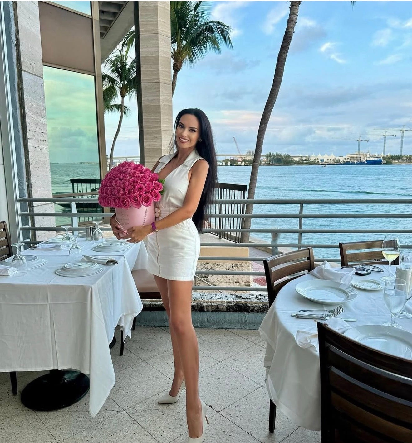 Galería de clientes Le Boutique Royal con rosas rosadas en Miami