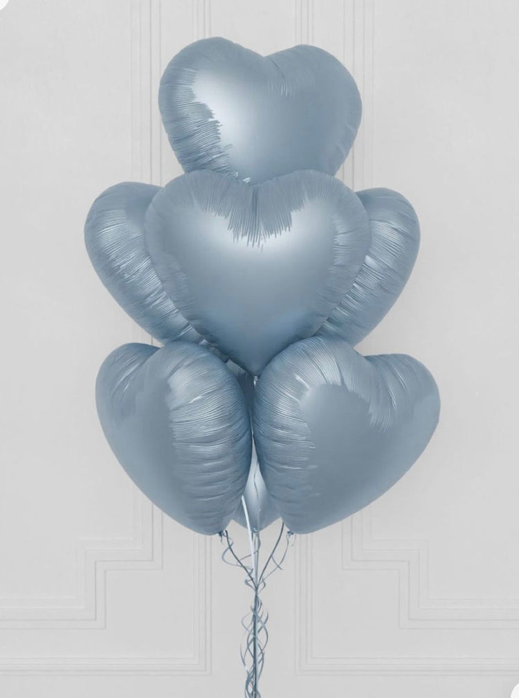 Le Boutique Royal ramo de globos plateados en forma de corazón