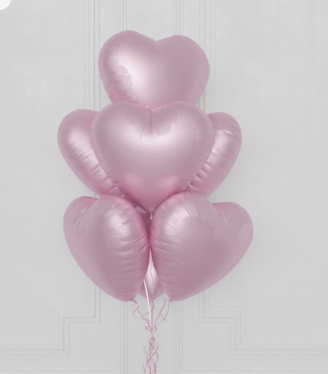Le Boutique Royal pink heart-shaped balloon bouquet