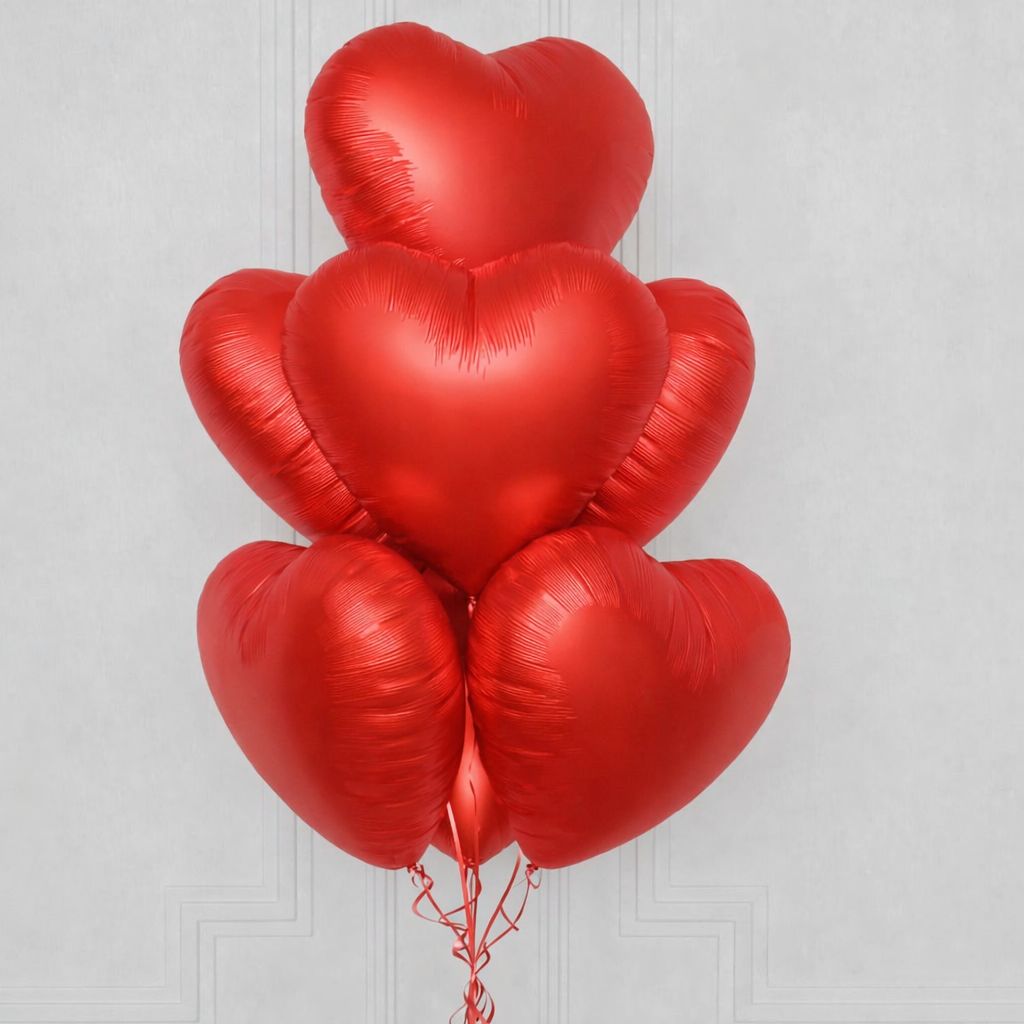 Le Boutique Royal red heart-shaped balloon bouquet