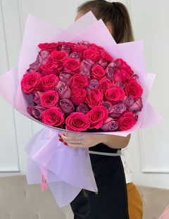 
                    
                      Rosas rosadas y moradas
                    
                  