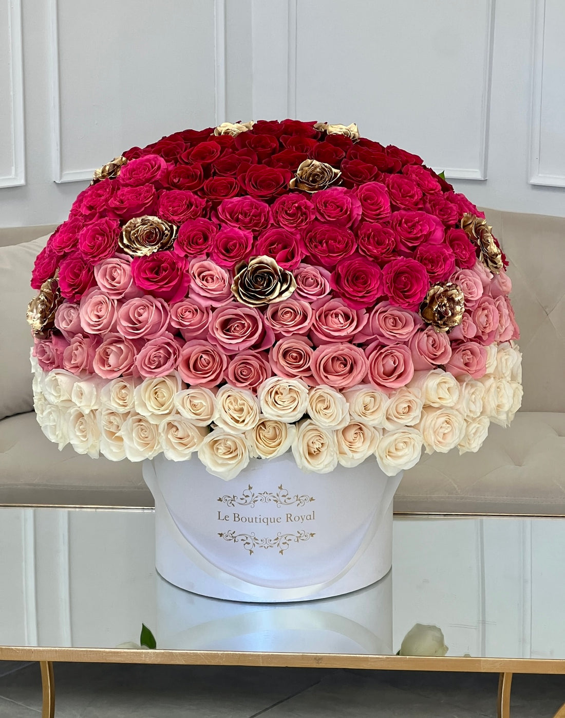 Rosas degradadas rosadas y blancas en caja exclusiva – Arreglo floral de lujo | Le Boutique Royal