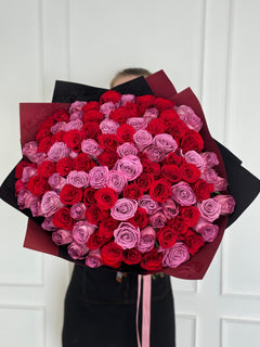 
                    
                      Rosas rojas y moradas
                    
                  
