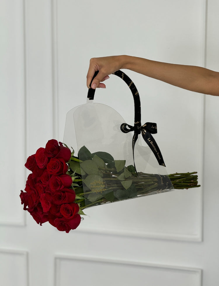 24 Rosas Rojas en Bloom Bag – Entrega de Flores de Lujo en Miami | Le Boutique Royal